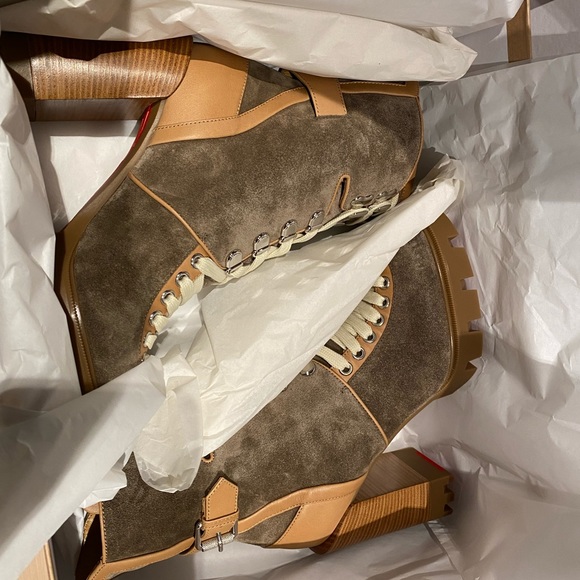 NEW IN BOX Size 37 7 Christian Louboutin Combat Boot Bootie Lug Sole Tan Beige - Picture 8 of 14